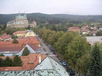 Pohľad z veže kostola sv. Martina na Hurbanovo námestie - položka bude otvorená v novom okne Pohľad z veže kostola sv. Martina na Hurbanovo námestie - položka bude otvorená v novom okne